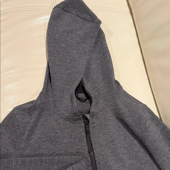 lululemon athletica Men’s Dark Gray Hooded Zip Cardigan - Picture 11 of 13